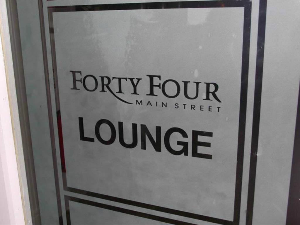 Forty Four Main Street Сордс Екстер'єр фото